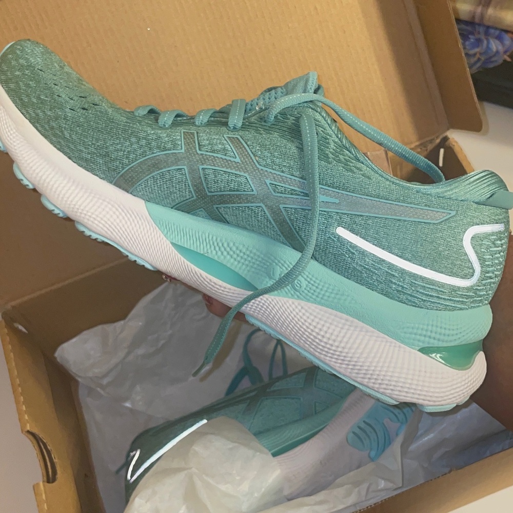 ASICS Women's Gel-Nimbus 24 Running Shoes
